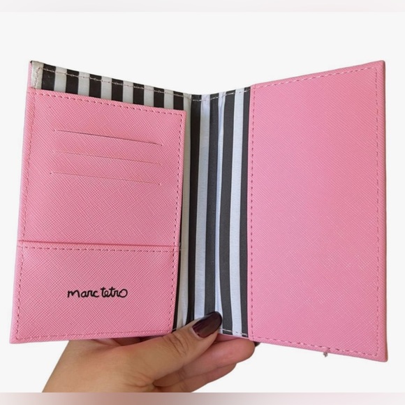 NEW Marc Tetro Pink Cat Bi-Fold Wallet Passport Card Case - Picture 2 of 8